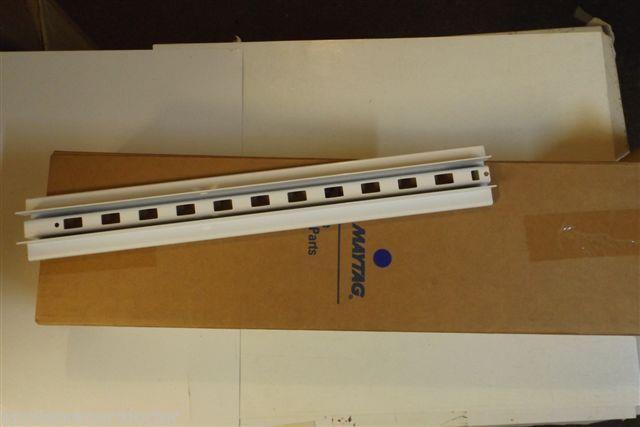 MAYTAG REFRIGERATOR 67006356 LADDER CENTER ELEVAT. NEW IN BOX MAYTAG REFRIGERATOR 67006356 LADDER CENTER ELEVAT. NEW IN BOX